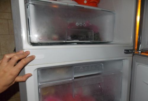 Холодильник Минск замораживает овощи в овощном отсеке